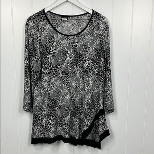 Caribe Womens Tunic XL Black Gray White Animal Print 3/4 Sleeves Asym Hem EUC